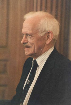 George John Romanes (1916-2014)