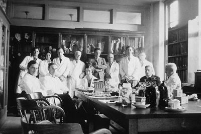 Carnegie Institute Staff 1935.jpg